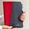 Le protège-carnet rubis de la Maison Bonnamour