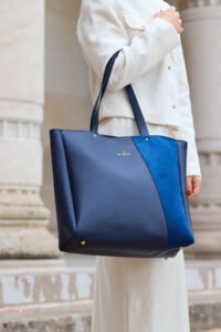 Le grand sac l'insoutenable légèreté de la Maison Bonnamour en version bleu et velours bleu